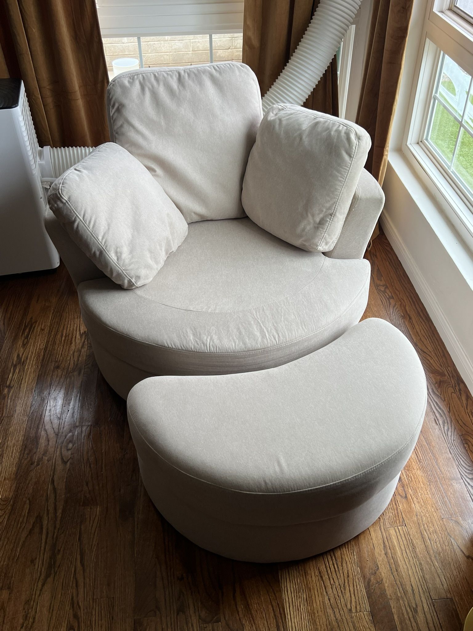 Huatean Home 39” Swivel Accent Barrel Chair with Ottoman