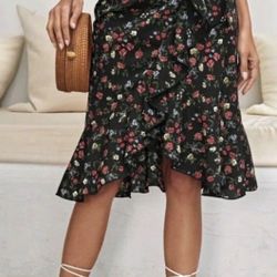 Brand New Floral Skirt Med