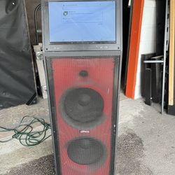 Bluetooth speaker with screen