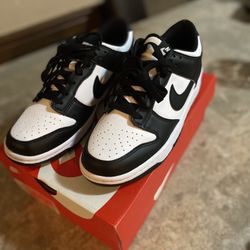Nike Panda Dunks 