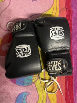 Cleto Reyes Boxing Gloves 