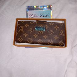Wallet Small Wallet Men Wallet And Key Chain for Sale in Duluth, GA -  OfferUp