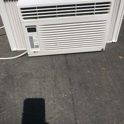 Very Good Condition LG Air Conditioner 