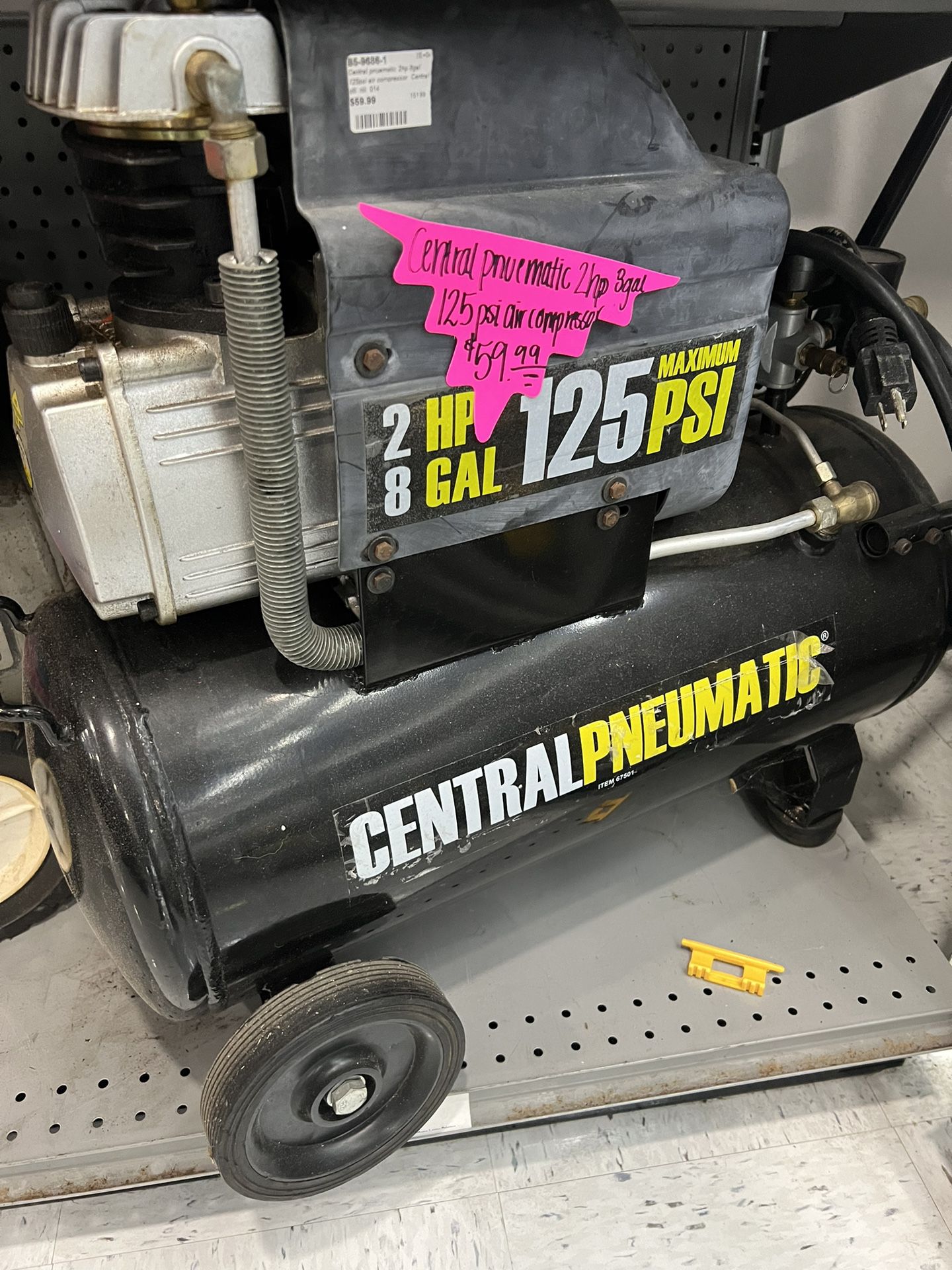 CENTRAL PNEUMATIC 2 HP 8 GAL 125 PSI