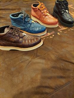 4 pares de sapatos comfort. De abestrus y cocodrilo