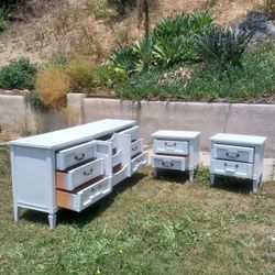 Solid Wood White Bedroom Set W/ Dresser & 2 Nightstands 