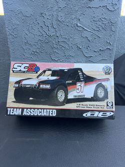 Team Associated SC8e Kit