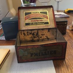 BAYUK TIN PHILLIES CIGAR BOX WITH ATTACHED LID-$10