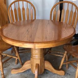 Oak Dinning Table With 4 Chairs