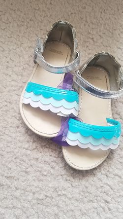 Like new gymboree sandals size 5