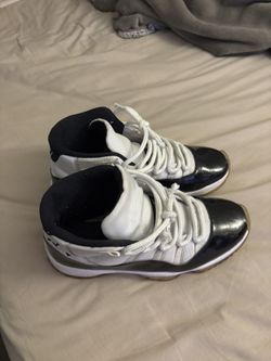 mens jordan 11 black and white size 9.5