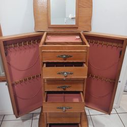 Vintage Powell Jewelry Armoire ✨️ 