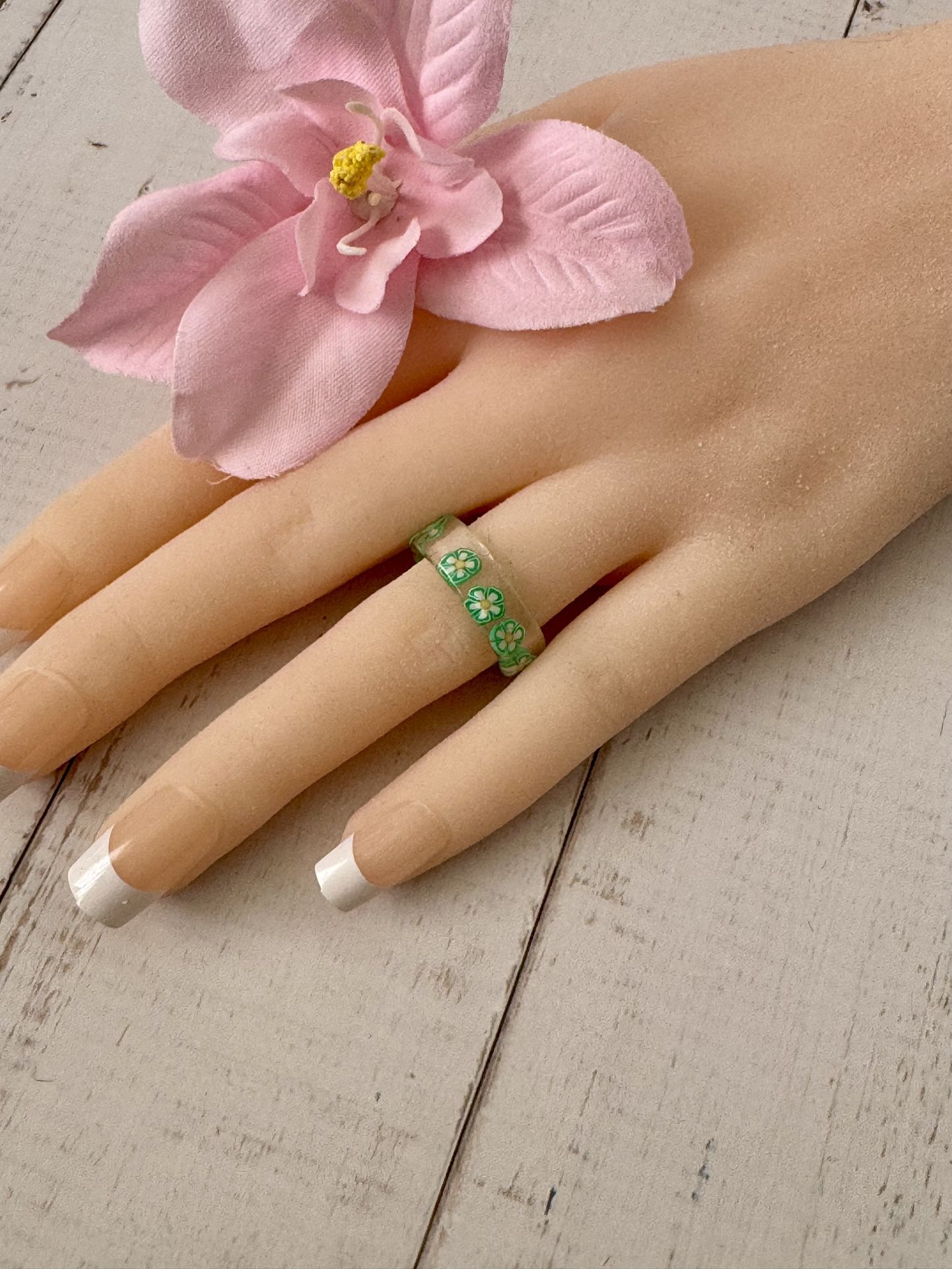 Green Floral Ring, Size 6