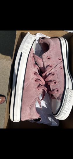 Women’s converse size 6