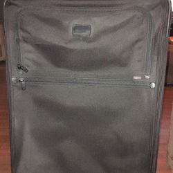 Tumi 22028DH Black 28 inch