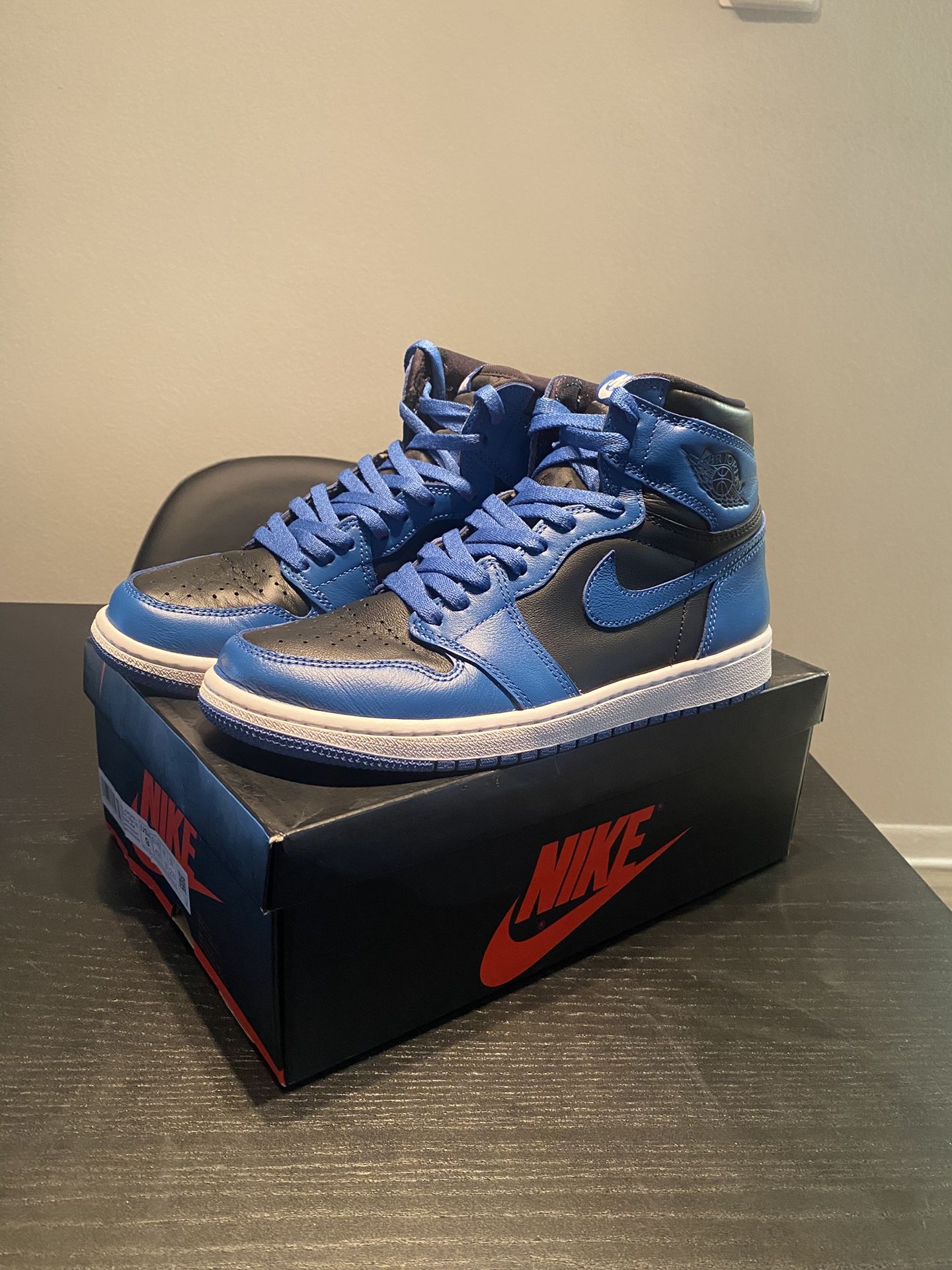 Air Jordan 1 Retro High OG 'Dark Marina Blue'