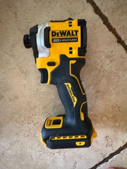 DeWalt ATOMIC 20V MAX Brushless 1/4" Impact Driver Kit (DCF850)