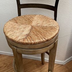 Marguerite Swivel Counter Stool