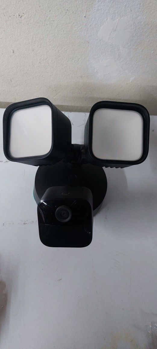 Blink floodlight camera