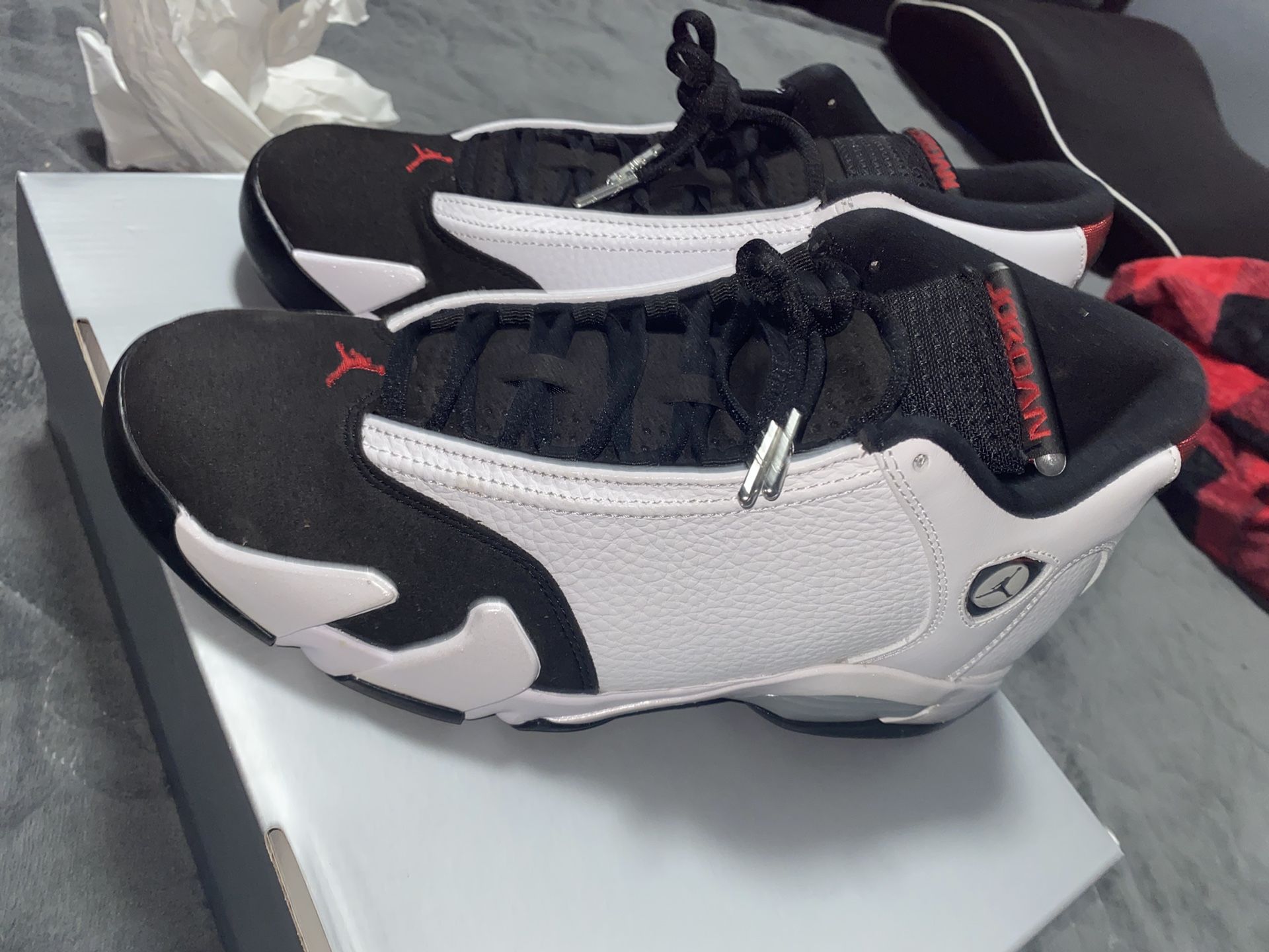 Jordan 14 Black Toe Size 9.5