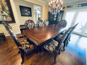 Elegant dining table set