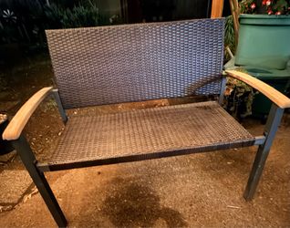 Woven Resin Wicker Outdoor Bench.  Read description 1st