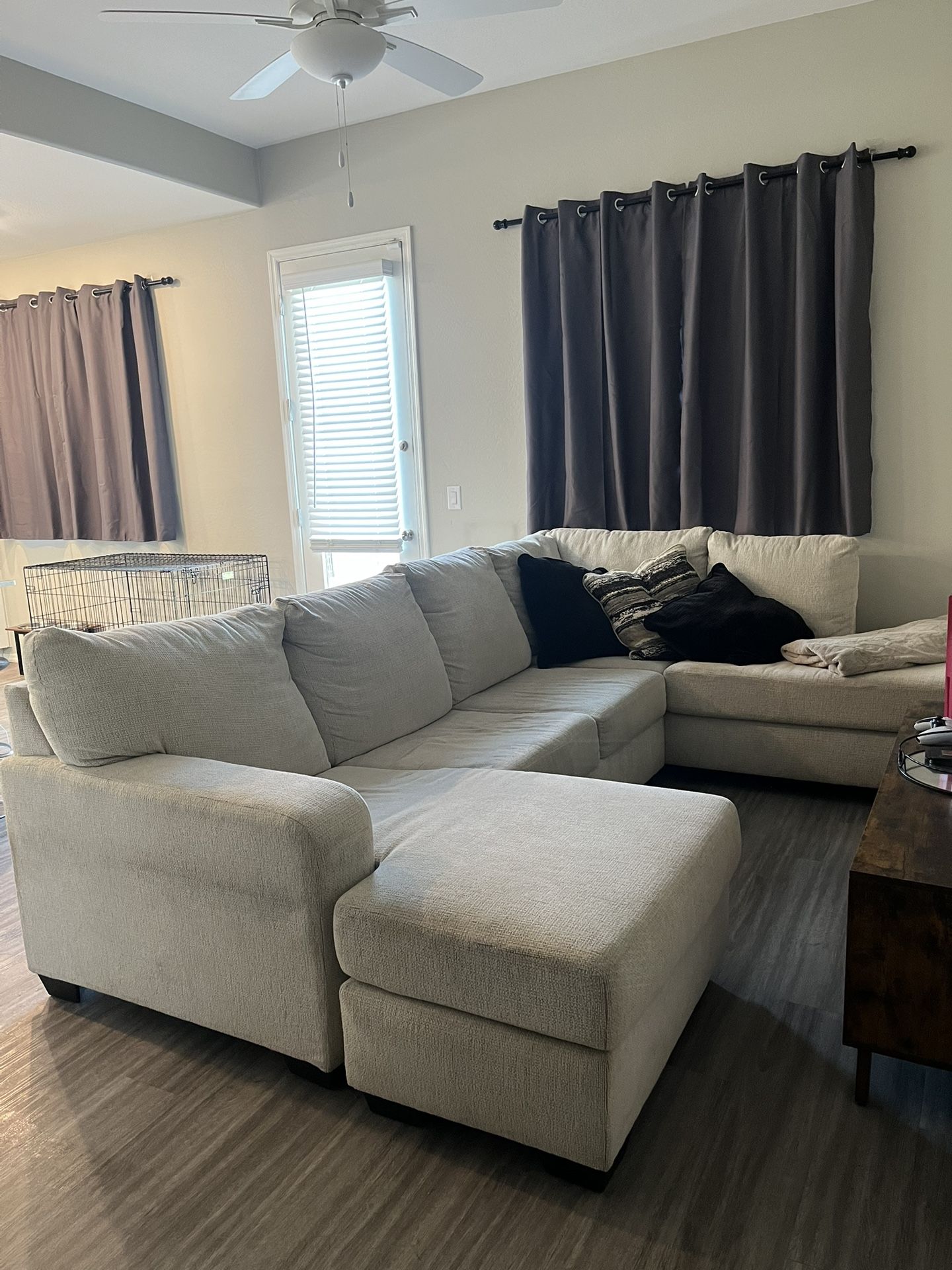 Beige Sectional Couch – Good Condition
