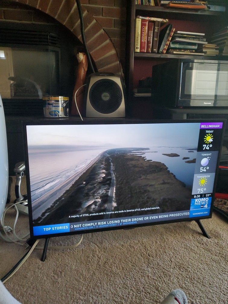 Samsung 32" Smart TV Excellent Condition $150.