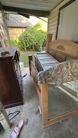 Used bedroom furniture set