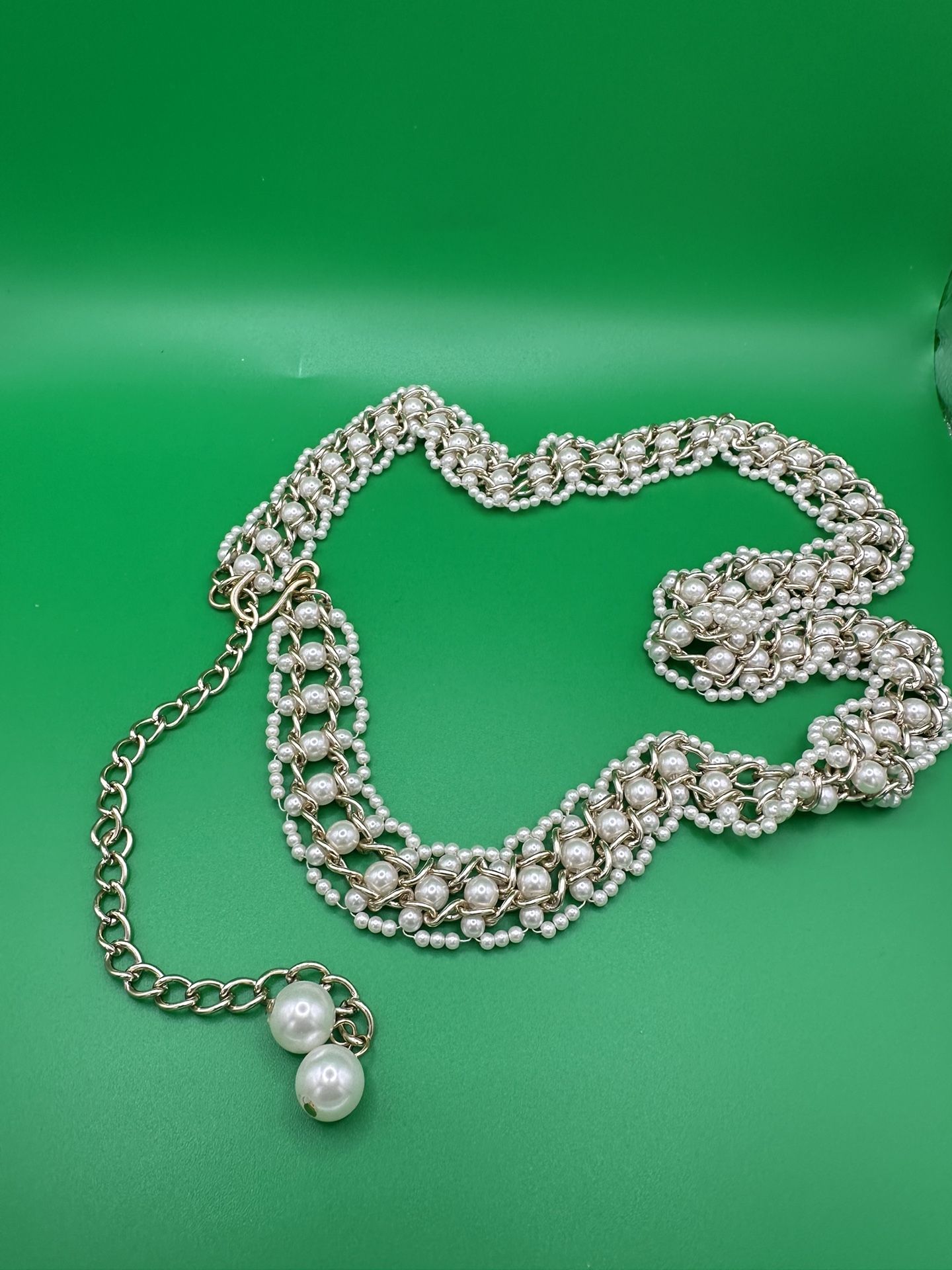 Faux Pearl Belt 31” With 7” Extension Gold Tone Trim Various Size Pearls Great Condition