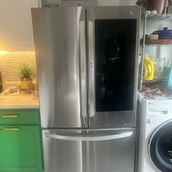 LG  23 cu. ft. InstaView™ Door-in-Door® Counter-Depth Ref LG  REF LFCC23596S