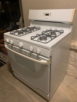 Hotpoint 30-in 4 Burners 4.8-cu ft Freestanding Gas Range (White)