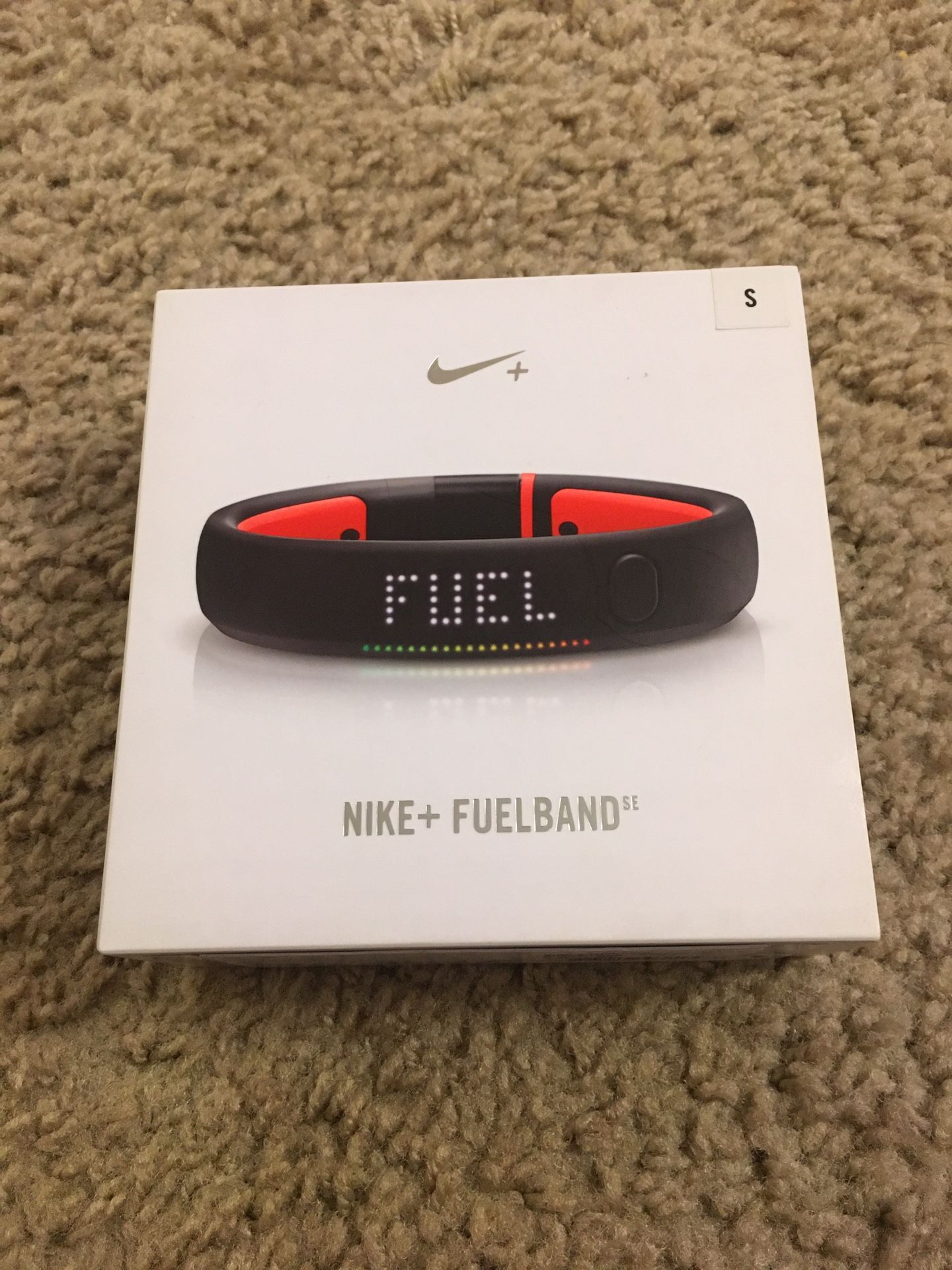 NIKE + FUELBAND SE Size: S-P Small Water Resistant Bluetooth New