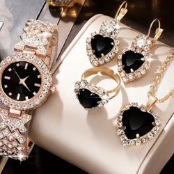 Holiday Special 😍💎🙌Very Nice Womens Watch😍 and 5 Peice Accessories Set (Brand New)