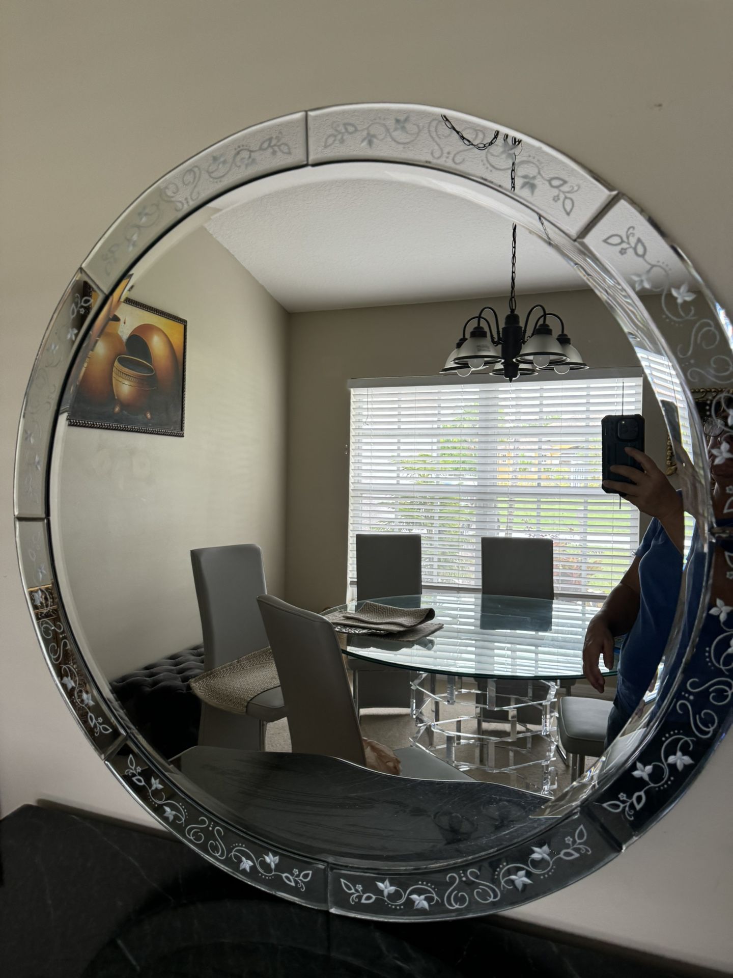 Round Mirror