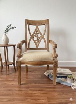 ✨ Elegant Vintage Carved Wood Armchair - Classic Style ✨