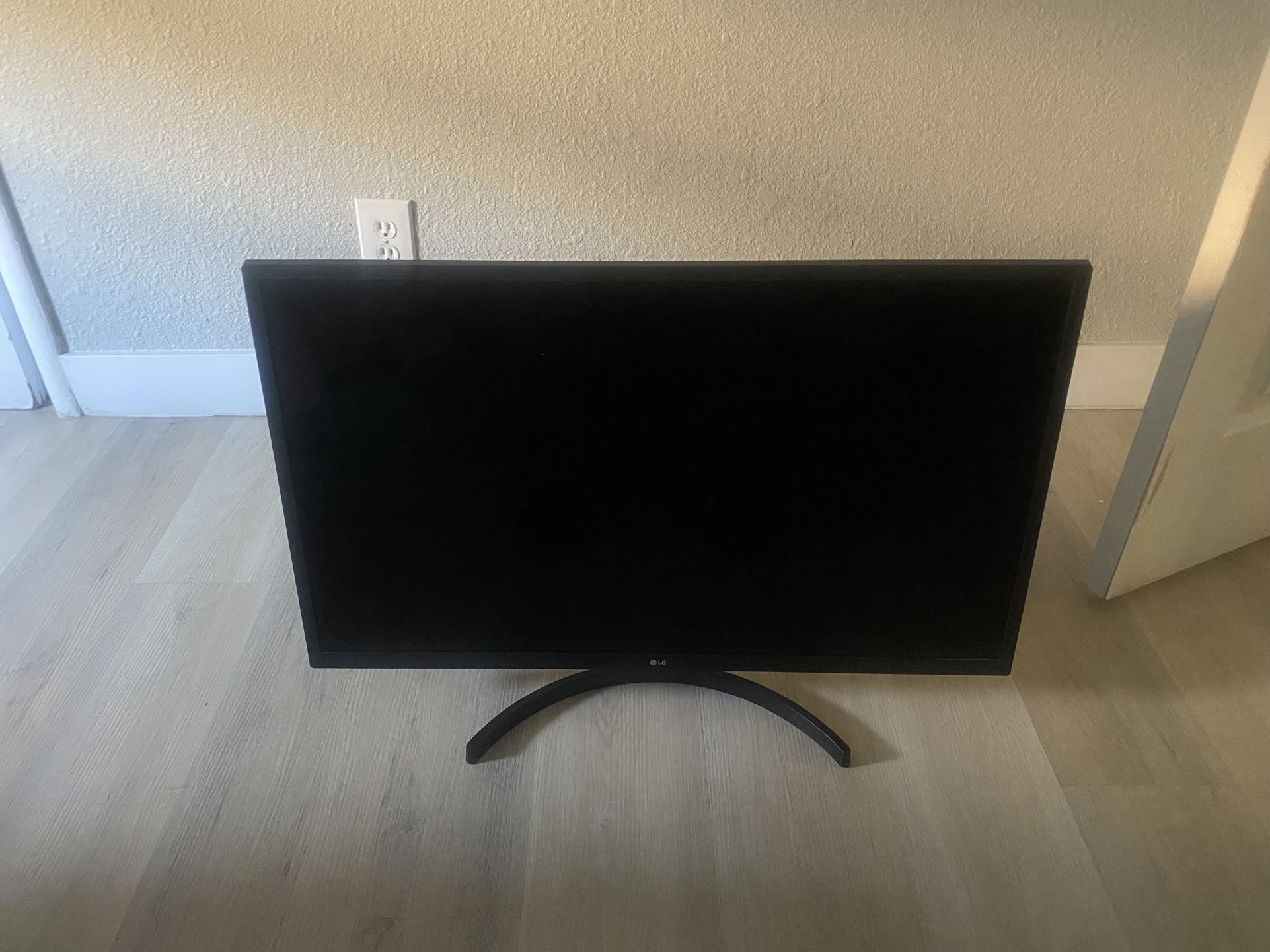 LG 32 Inch Monitor