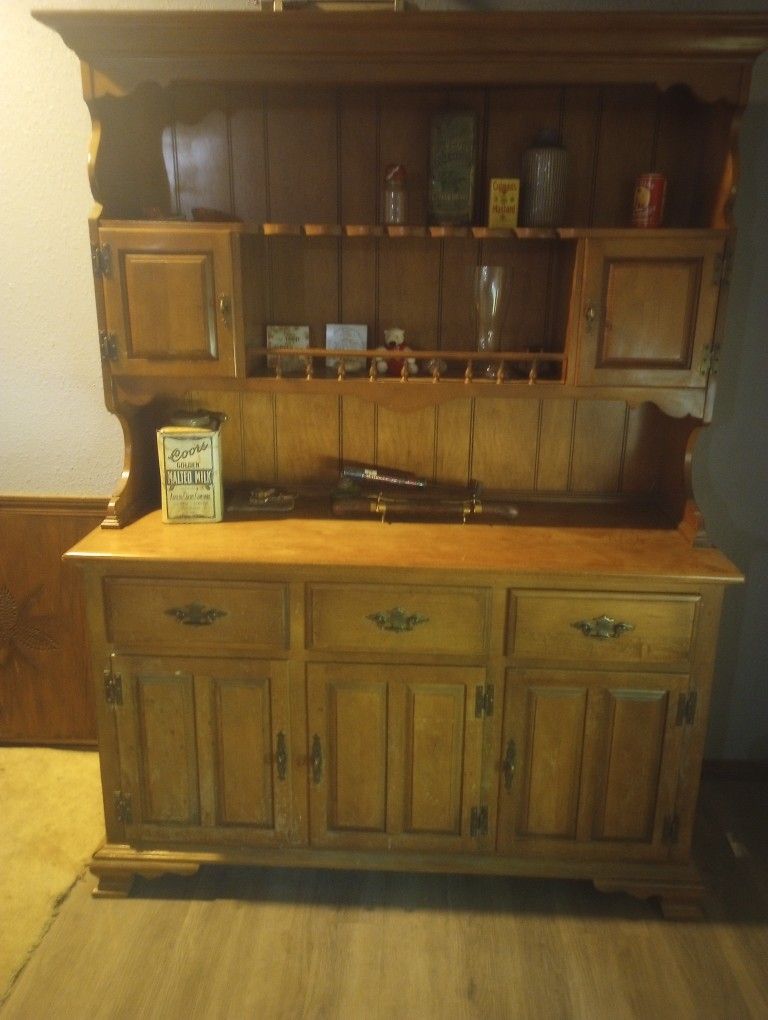 Procedure Reduced! Maple Wooden Hutch