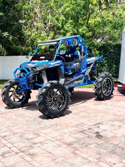 Polaris rzr 1000 highlifter