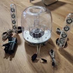 Harmon Kardon Soundsticks Speakers and Subwoofer