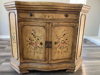 Italian dresser