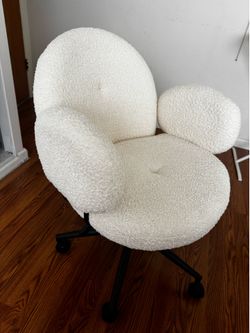 Home office chair with wheels