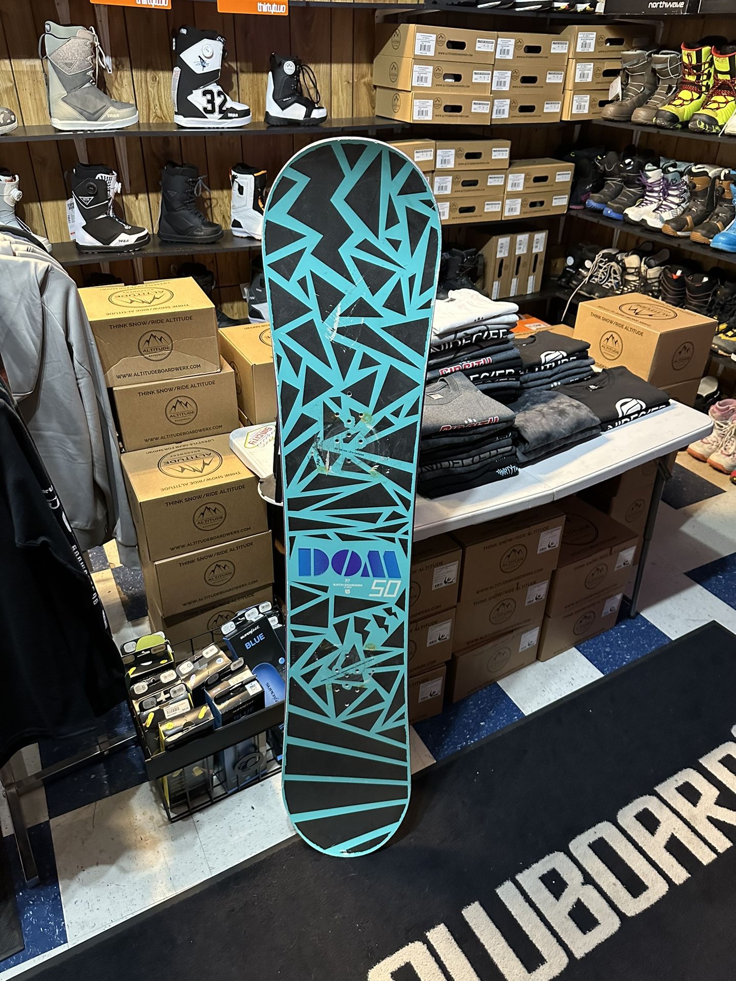 Burton Dominant 150 Snowboard Certified With Warranty for Sale in