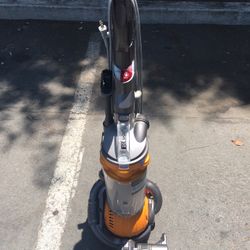 Dyson Ball Vacumm