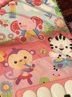 Fisher-Price Play Mat for tummy time - Pink Playgym