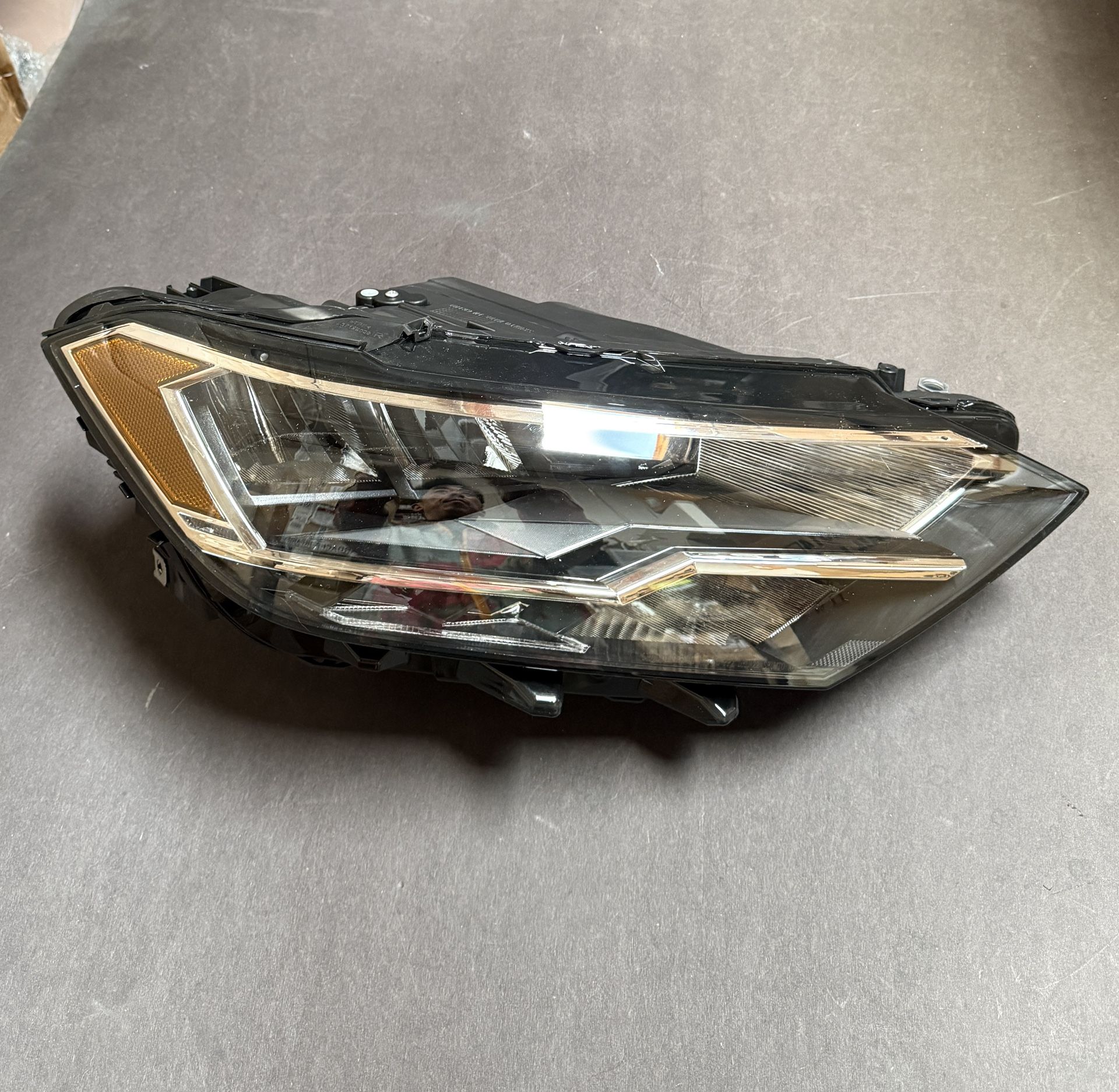 RH  Headlight Headlamps Assembly 2019-2023 Volkswagen Jetta VW Passenger Side