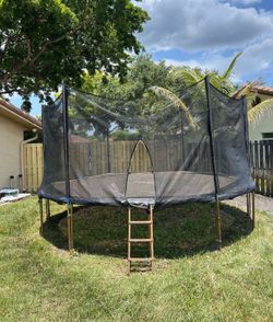 15’ Zupapa Trampoline