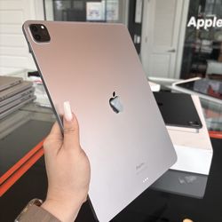Apple 12.9”  iPad Pro 6th gen 128GB WiFi 90 day warranty! We offer financing!