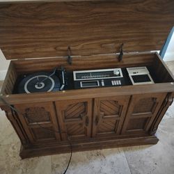 1960s Original Magnavox stereo Cabinet