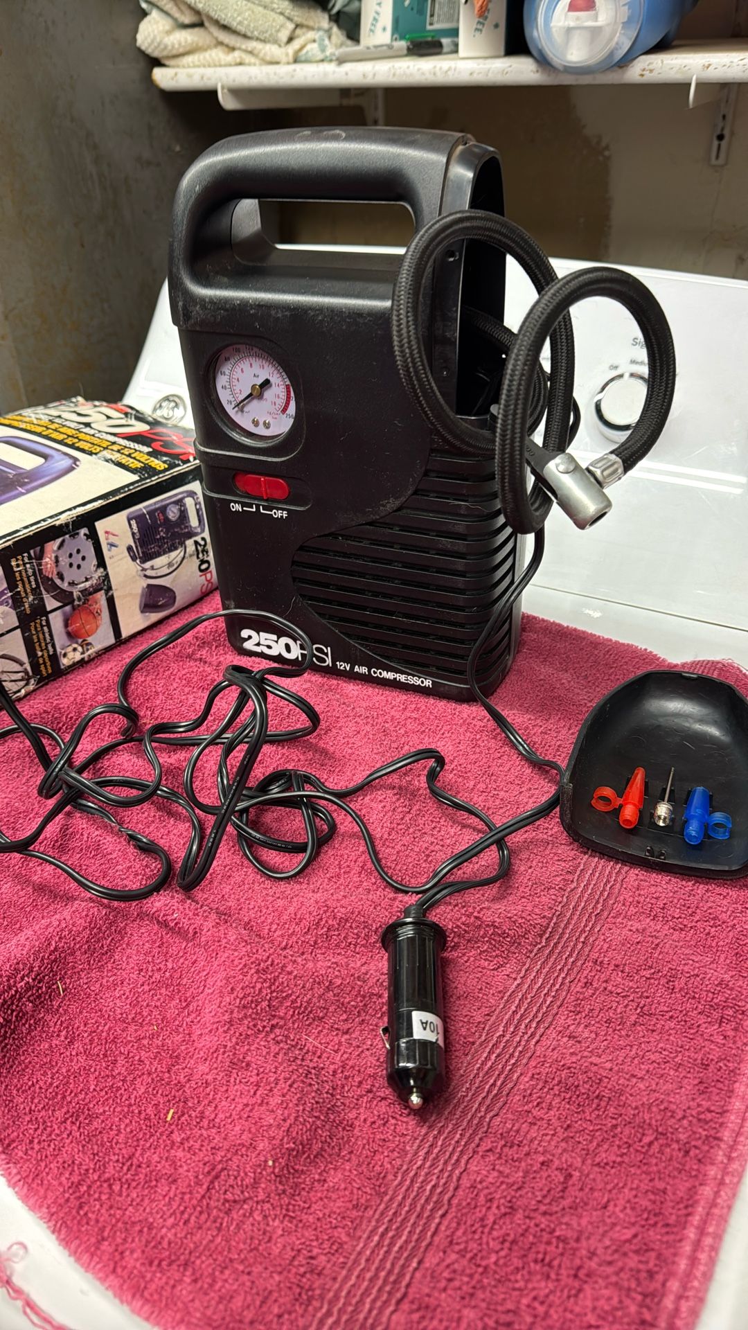 Portable 12V Air compressor